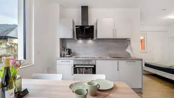 Réfrigérateur, four, plaque de cuisson, lave-vaisselle