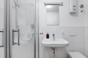 Douche, serviettes fournies