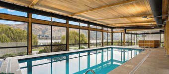 Stunning Lakefront Studio with Hot Tub & Views