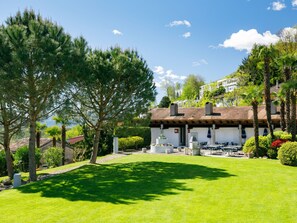 Outdoor dining - Villaggio Sureggio C7 mit TicinoTicket by Interhome (Lugaggia)
