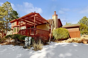Exterior - Spacious & sunlit mountain retreat with patio, fireplace & great nature views (Monument)