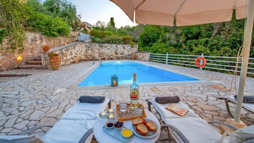 Biệt thự, hút thuốc | 3 phòng ngủ