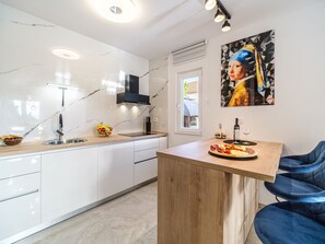 Fridge, microwave, oven, dishwasher