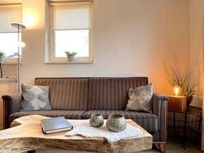 TV - Beautiful holiday home in Velden in Limburg (Velden)