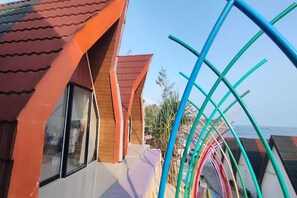 Televisión de pantalla plana de 32 pulgadas con canales por cable 