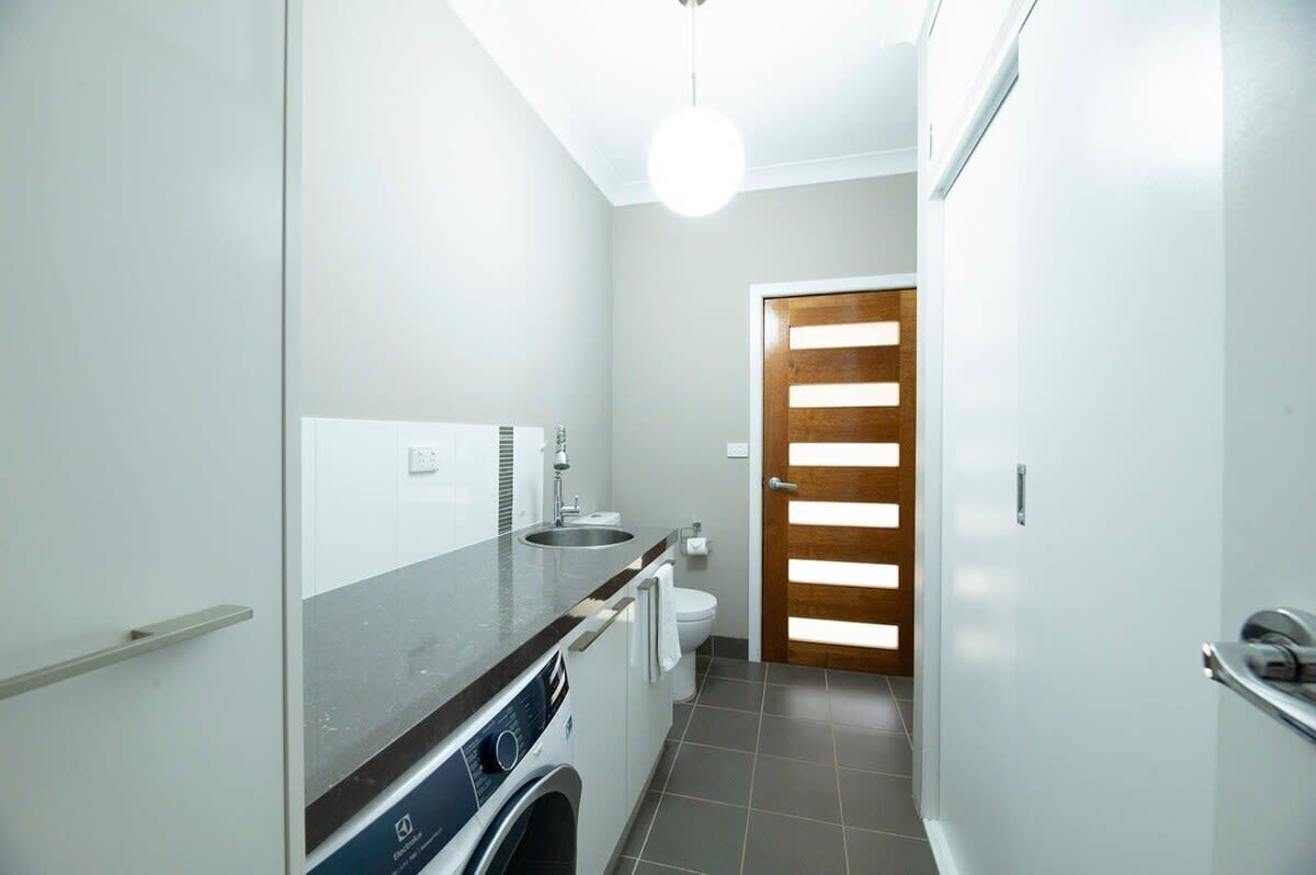 Shower, hair dryer, towels, shampoo