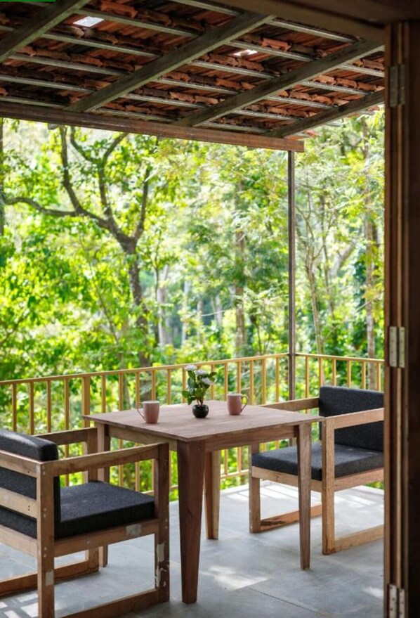 Luxury Room | Desk, free WiFi - Jungle Stay by Bilwa Estate (Somvarpet)