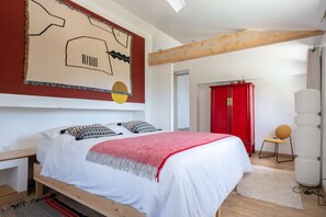 4 bedrooms, iron/ironing board, bed sheets - Mas des Violettes – Luxury vacation villa in the Alpes-Maritimes (Tourretes sur Loup)