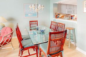 Dining - Ocean-view condo with pools, beach access, tennis, hot tub, & private balcony (Myrtle Beach)