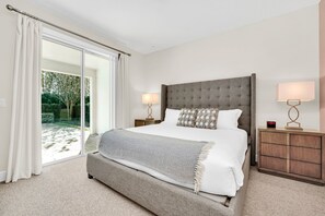 8 bedrooms, iron/ironing board, WiFi, bed sheets - Stylish and Modern Family Villa Close To Disney (Kissimmee)