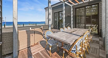 Sleeps 16- Downtown Traverse City Newly Constructed Luxury Condo