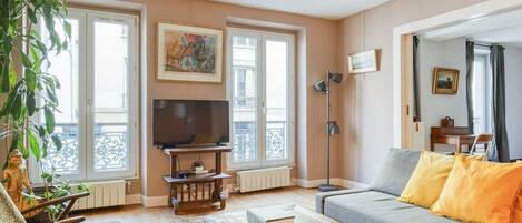 Televisio, työhuone