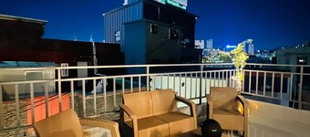 Steps away from DDP, Airport Bus, DongDaeMun Shopping Malls [Timeless Rooftop]