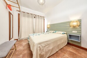 5 habitaciones, caja de seguridad en la habitación y escritorio 