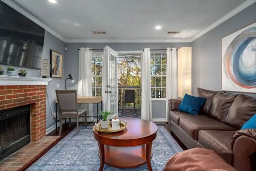 Chic Condo Retreat: Private Bliss 'n Birmingham!