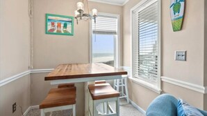 Apartment, 2 Schlafzimmer, barrierefrei, Balkon | Speisen