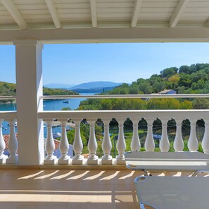 2 bedrooms, desk - Renoula Saint Stephanos (Corfu)