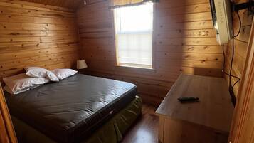 3 bedrooms, bed sheets