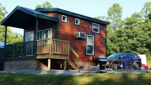 Cabin 7 - Cozy Cabin w/loft. Has everything you need for a great stay with a beautiful view to the river!