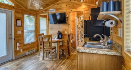 Cabin 5 - Beautiful spacious cabin w/loft and lots of windows! Breathtaking view with facing the river.