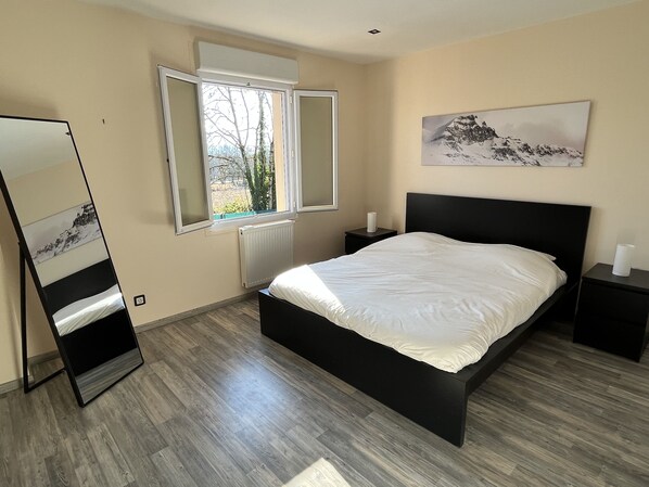 2 bedrooms, WiFi, bed sheets