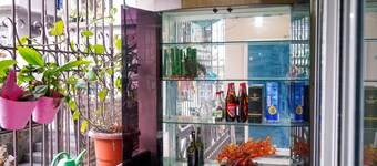 "Prime 4BHK: Ideal Location, 5 Min Walk to Market!"