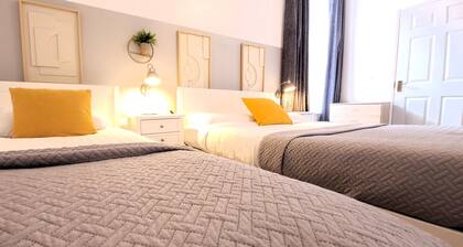 Wigan Central Comfort | Amazing Family Apartment + Free Parking | 6 Guests