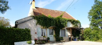 Vakantiehuis bij meer in Vitry-Laché