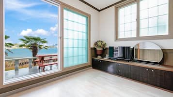 Basic Room, 1 Bedroom (B102) | 1 bedroom, free WiFi