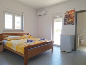 1 bedroom, WiFi, bed sheets