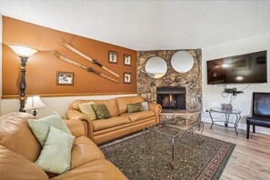 Smart TV, fireplace