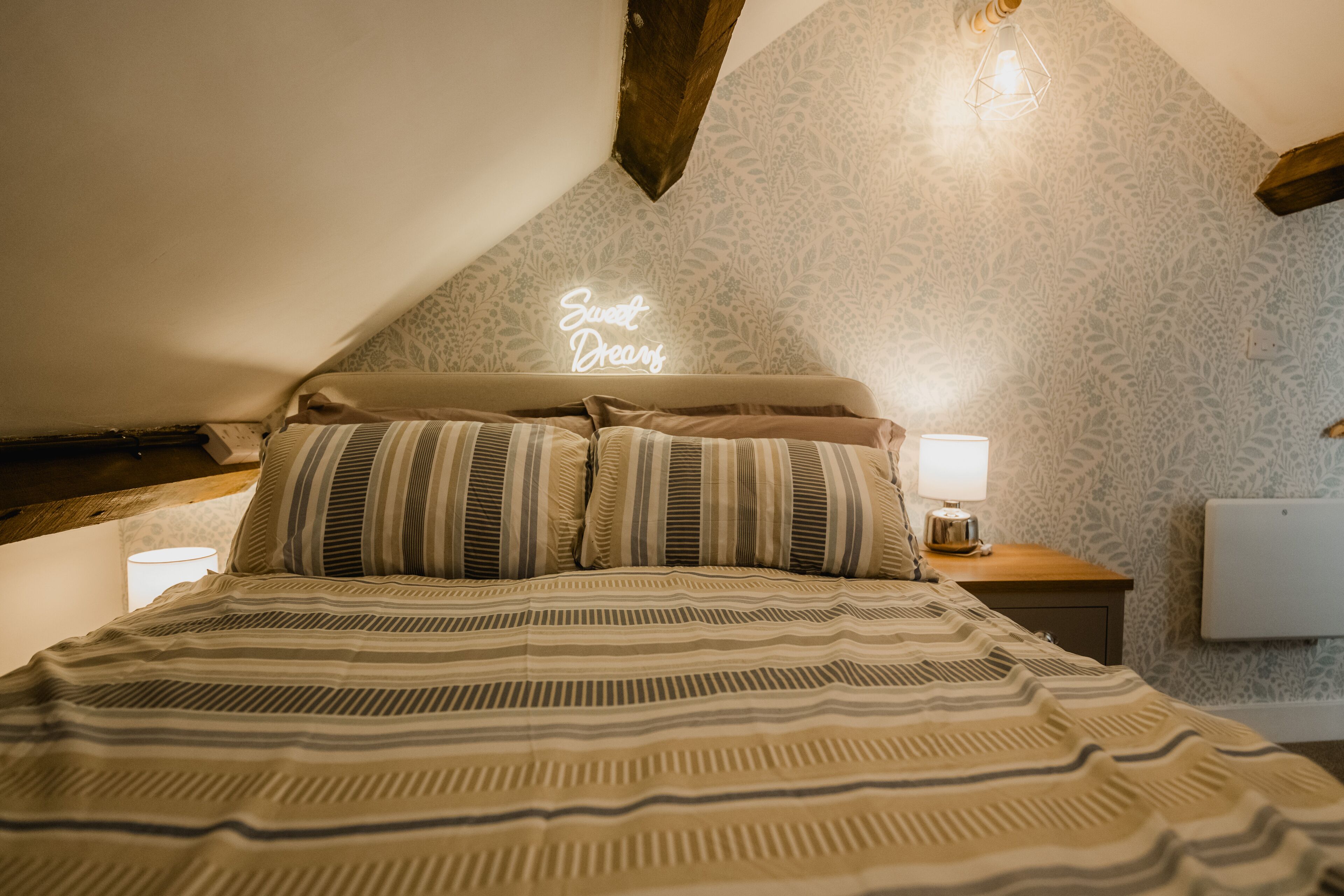 Cottage | 2 bedrooms, iron/ironing board, free WiFi, bed sheets