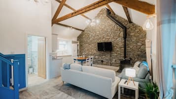 Småhus | Oppholdsområde | TV og peis