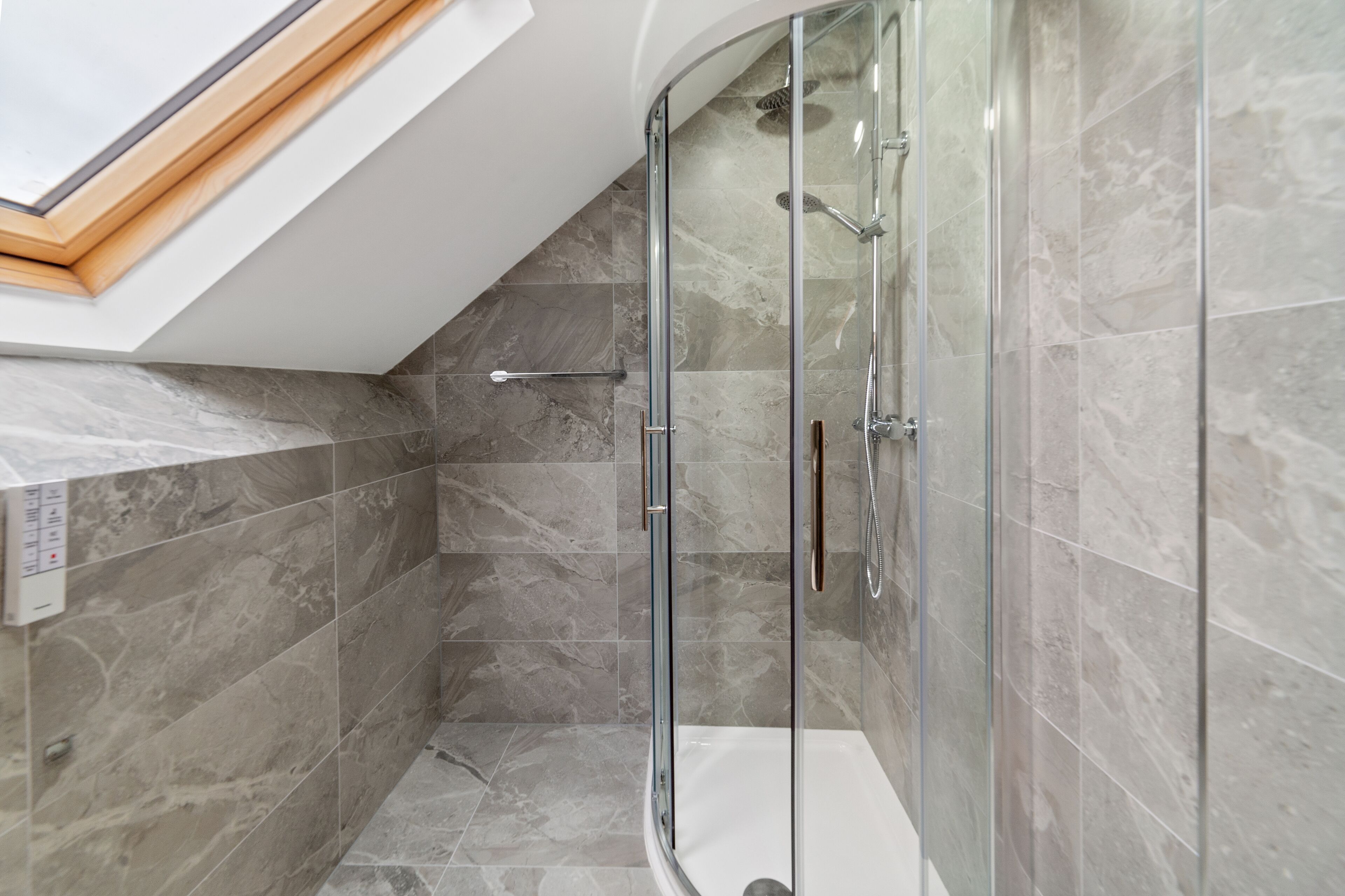 Apartment | Bathroom | Shower, towels