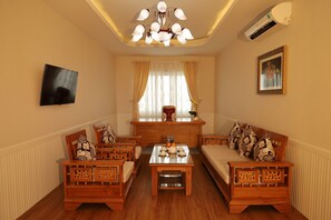 Habitación de lujo doble | Minibar, escritorio, cortinas opacas y sistema de insonorización