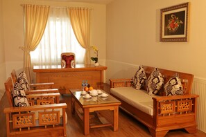 Habitación de lujo doble | Minibar, escritorio, cortinas opacas y sistema de insonorización