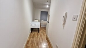1 室のベッドルーム、アイロン / アイロン台、WiFi、ベッドシーツ