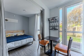 7 bedrooms, iron/ironing board, travel cot, WiFi