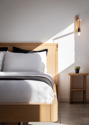 Egyptian cotton sheets, premium bedding, memory-foam beds, in-room safe - Acropolis Cozy Living (Athens)
