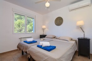 3 chambres, fer et planche à repasser, lit parapluie, Wi-Fi