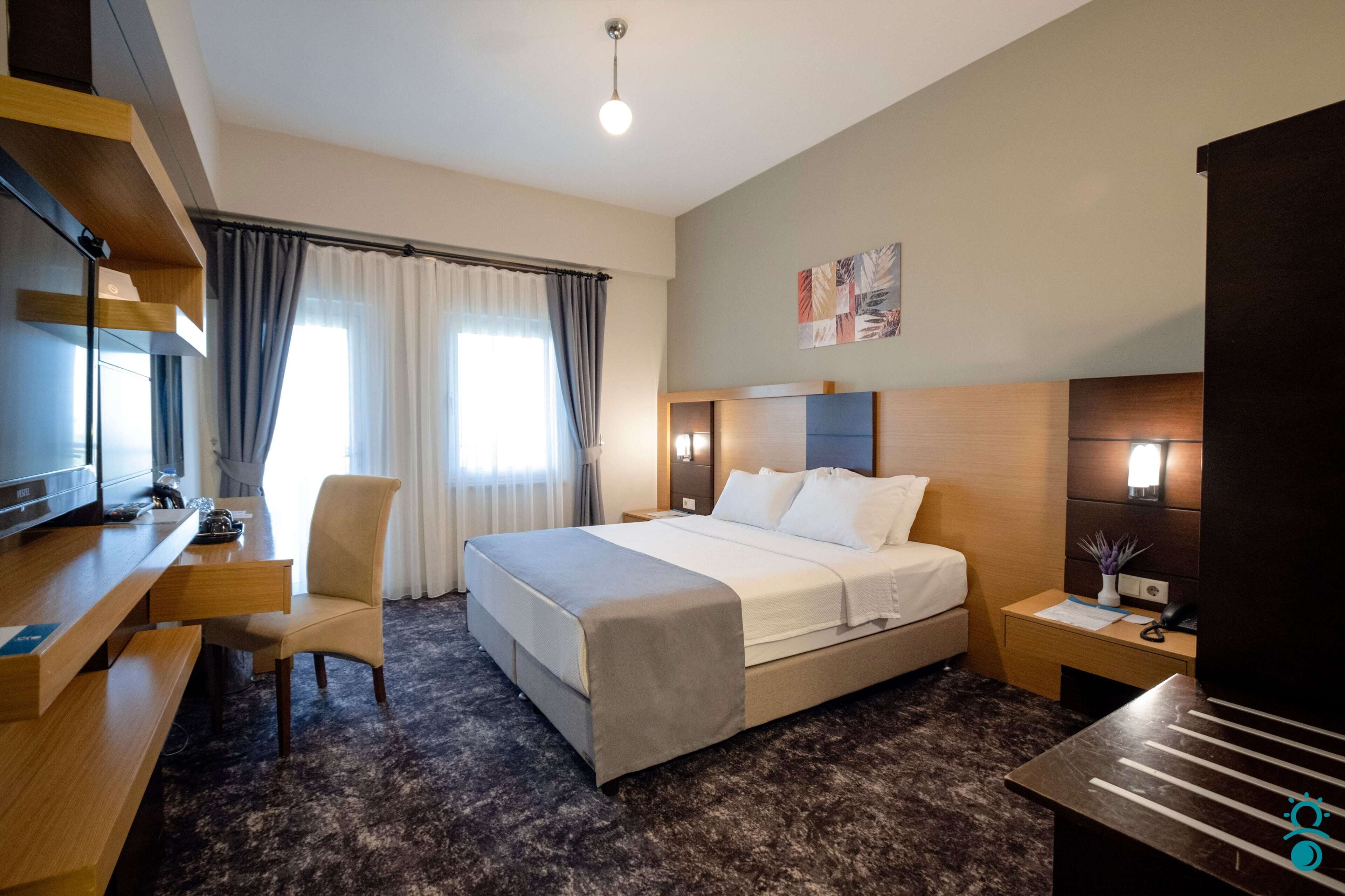 Deluxe Room | Premium bedding, minibar, laptop workspace, free WiFi