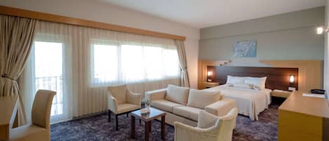 Deluxe Suite | Premium bedding, minibar, laptop workspace, free WiFi
