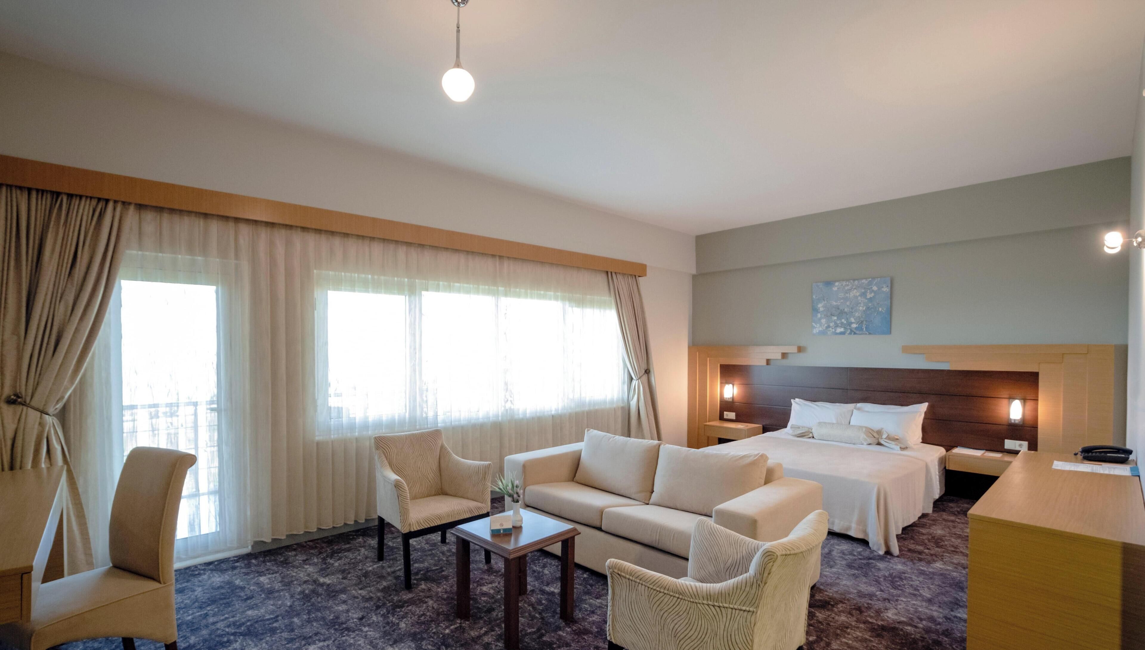 Deluxe Suite | Premium bedding, minibar, laptop workspace, free WiFi