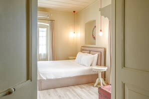 1 habitación, tabla de planchar con plancha, cuna de viaje y wifi 