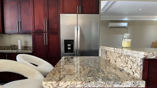 Private kitchen - Remarkable 2-bed Apartment in Kingston (Kingston)