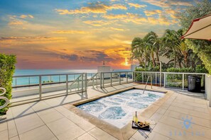 Pool - New Studio: Hollywood Beach Bliss for 2 (Hollywood)