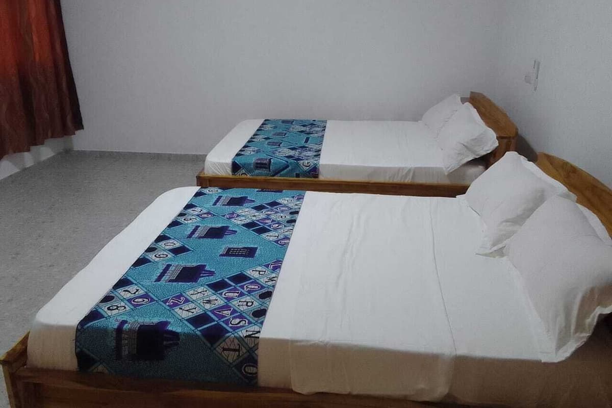 Kamar Twin Klasik, 2 kamar tidur, bathtub | Brankas, meja kerja, kedap suara, dan Wi-Fi gratis