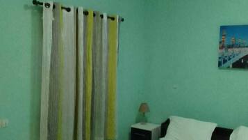 In-room safe, desk, soundproofing, free WiFi