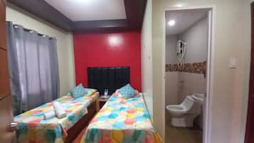 Standard Twin Room | Desk, free WiFi, bed sheets