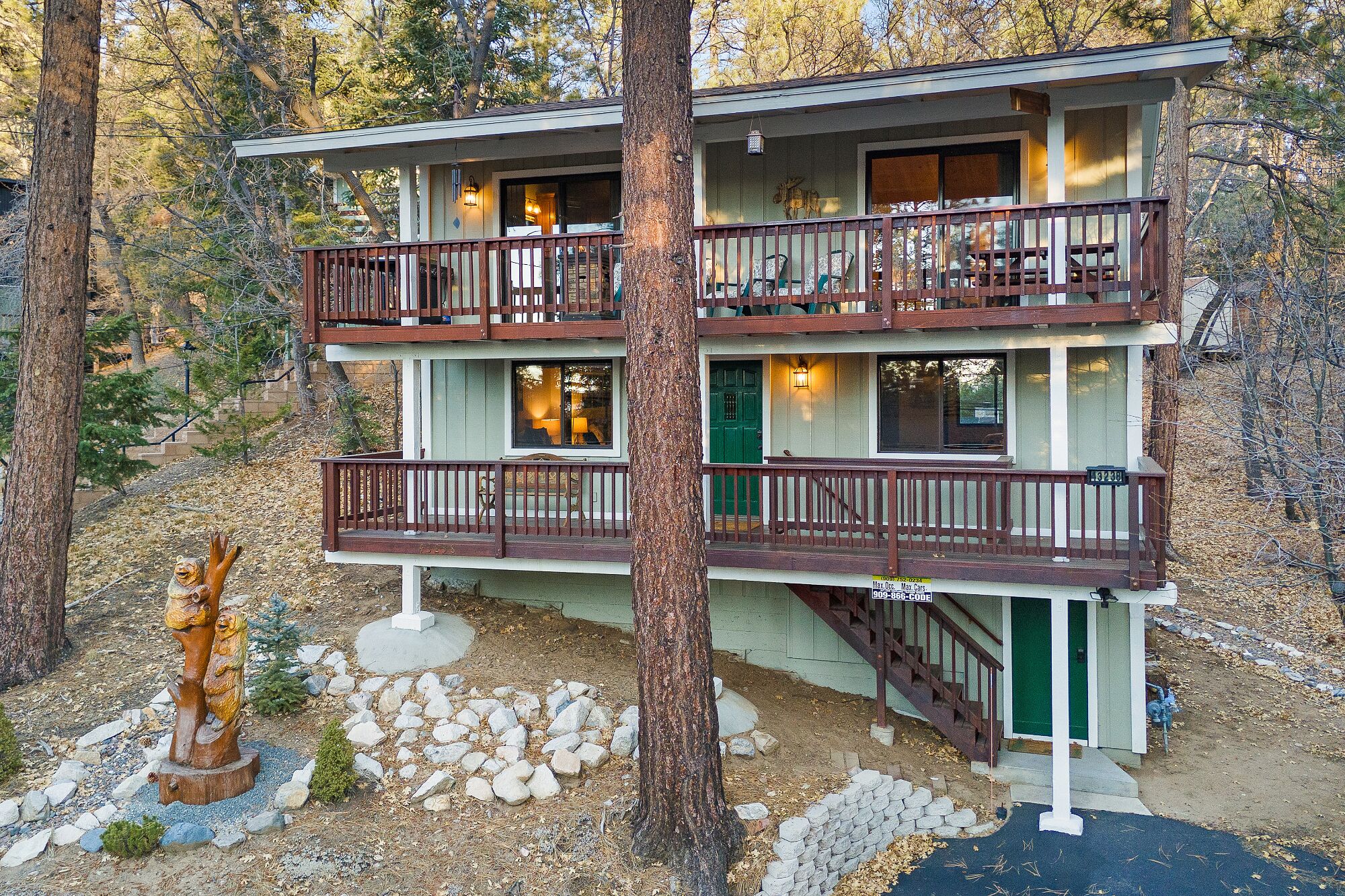 Sunset Mountain Retreat By Destination Big Bear: Nestled in Lower Moonridge! 1 Mile Away from Bear Mountain Ski Resort, Golf Course and Zoo! Reverse Floor Plan!  Air Hockey Game Table!